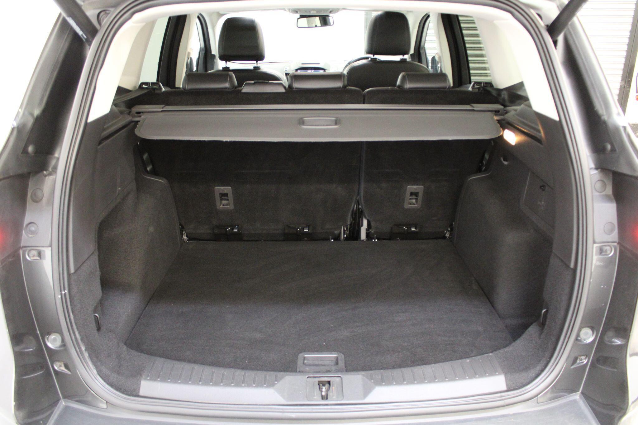 Ford Kuga - Image 16