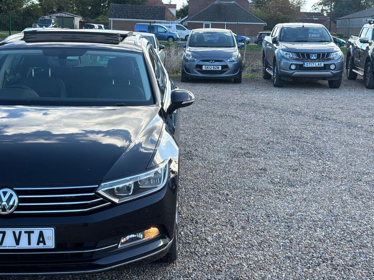 Volkswagen Passat - Image 13