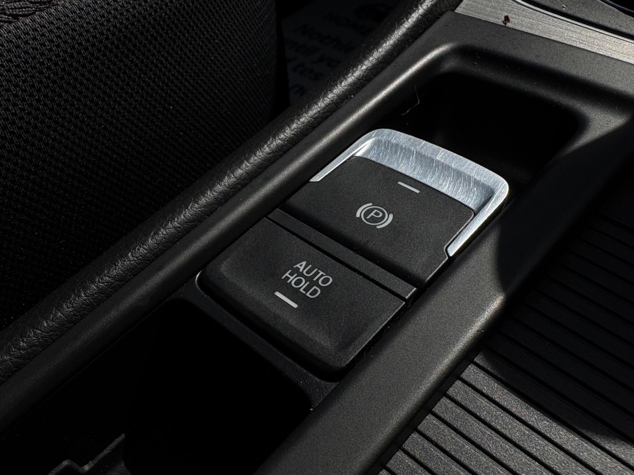 Volkswagen Golf - Image 42