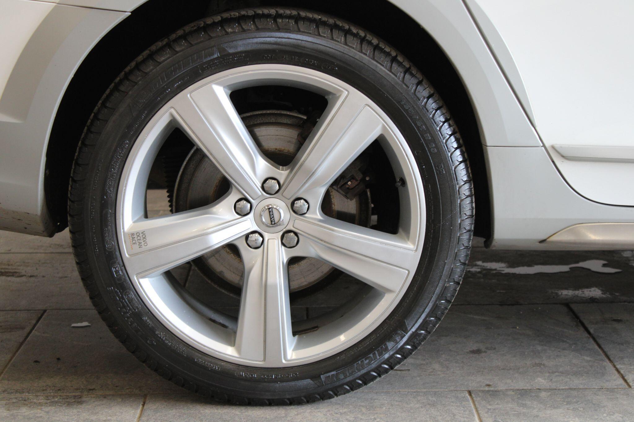 Volvo V90 CROSS COUNTRY - Image 9