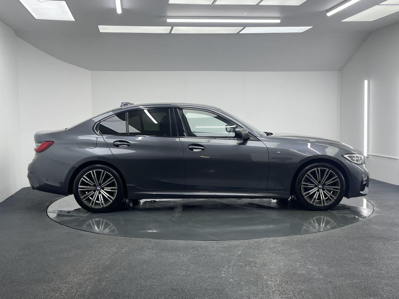 BMW 3 Series - Image 19