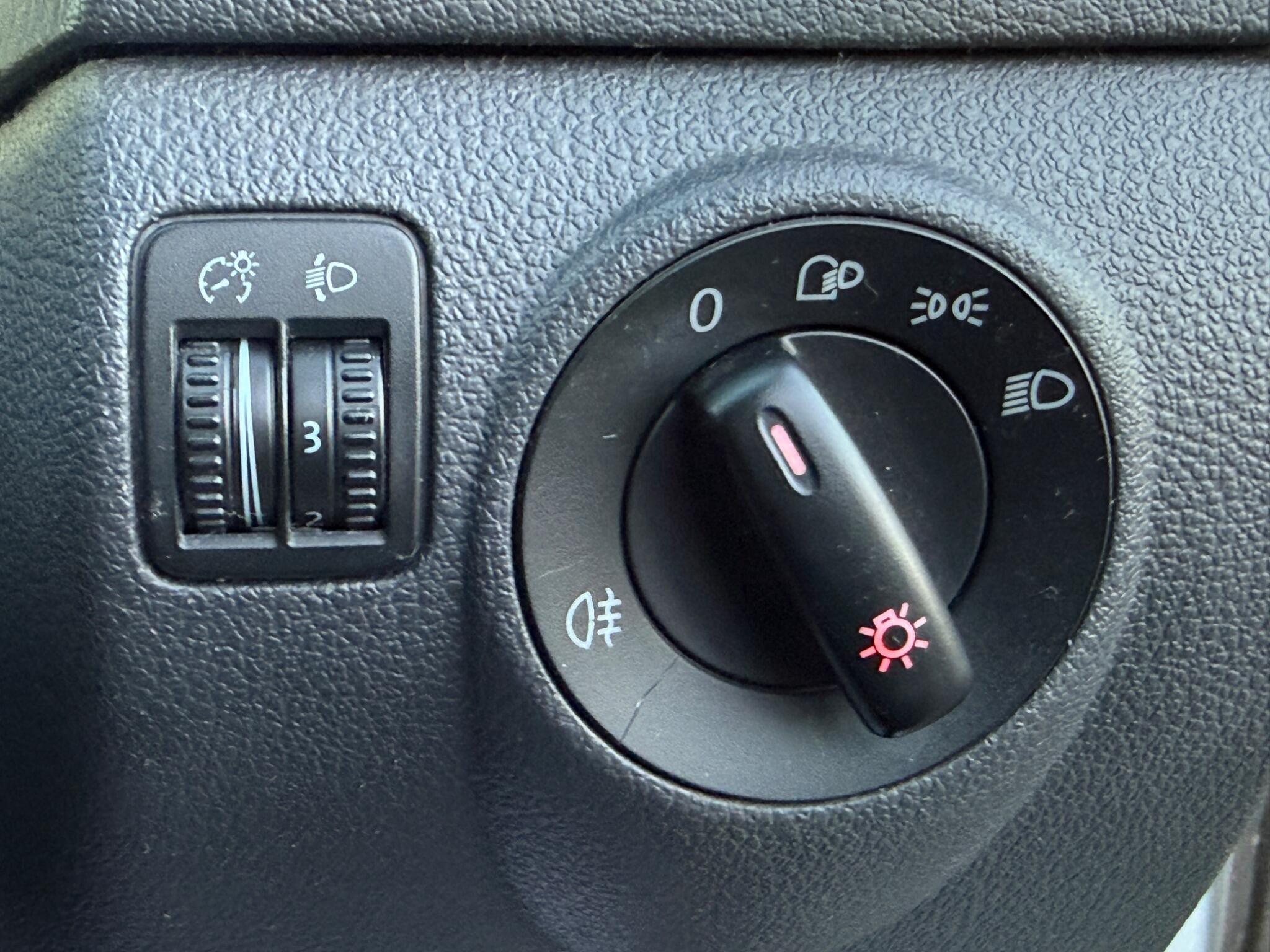 Volkswagen Golf Plus - Image 40