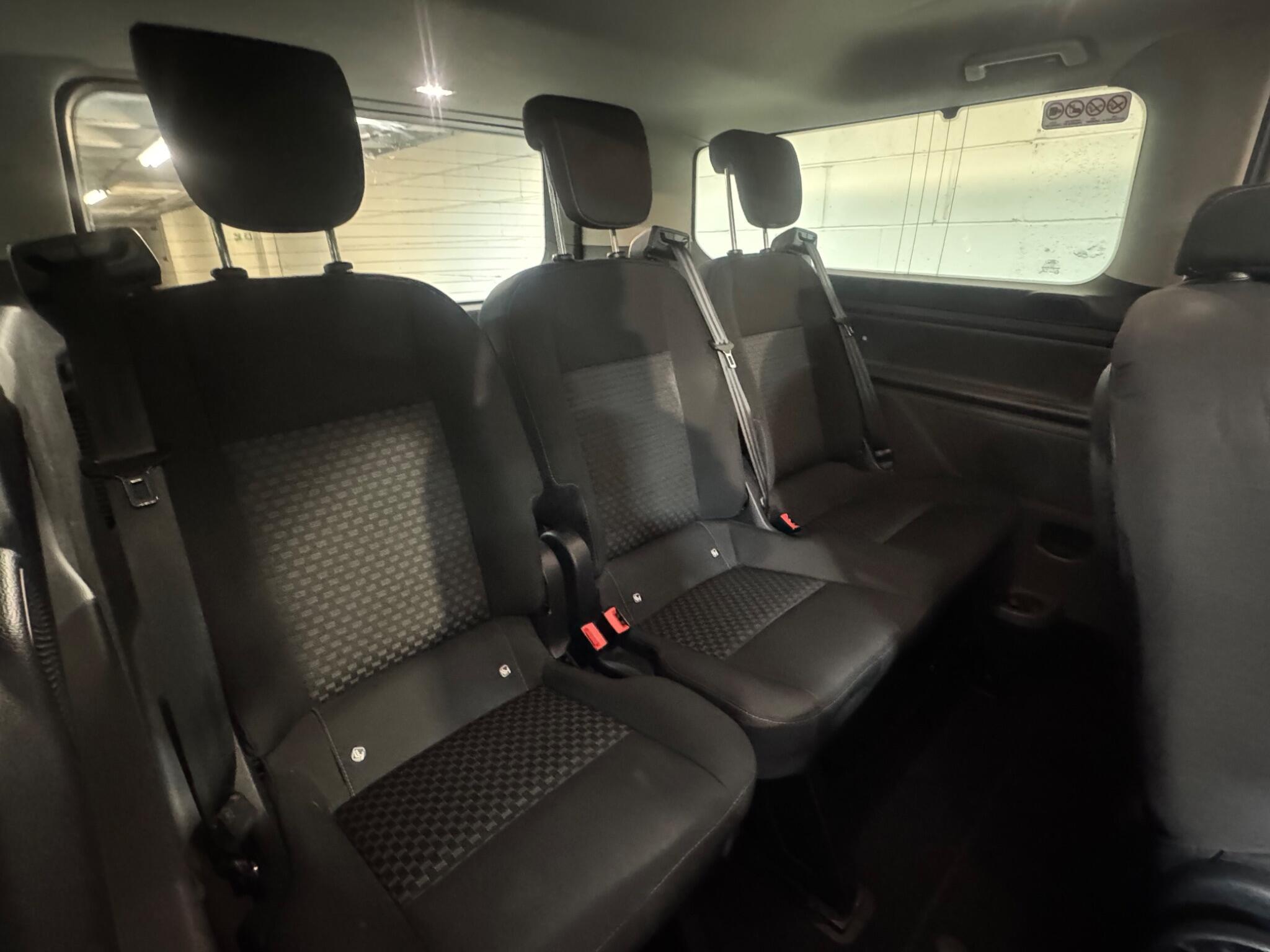 Ford TOURNEO CUSTOM - Image 13