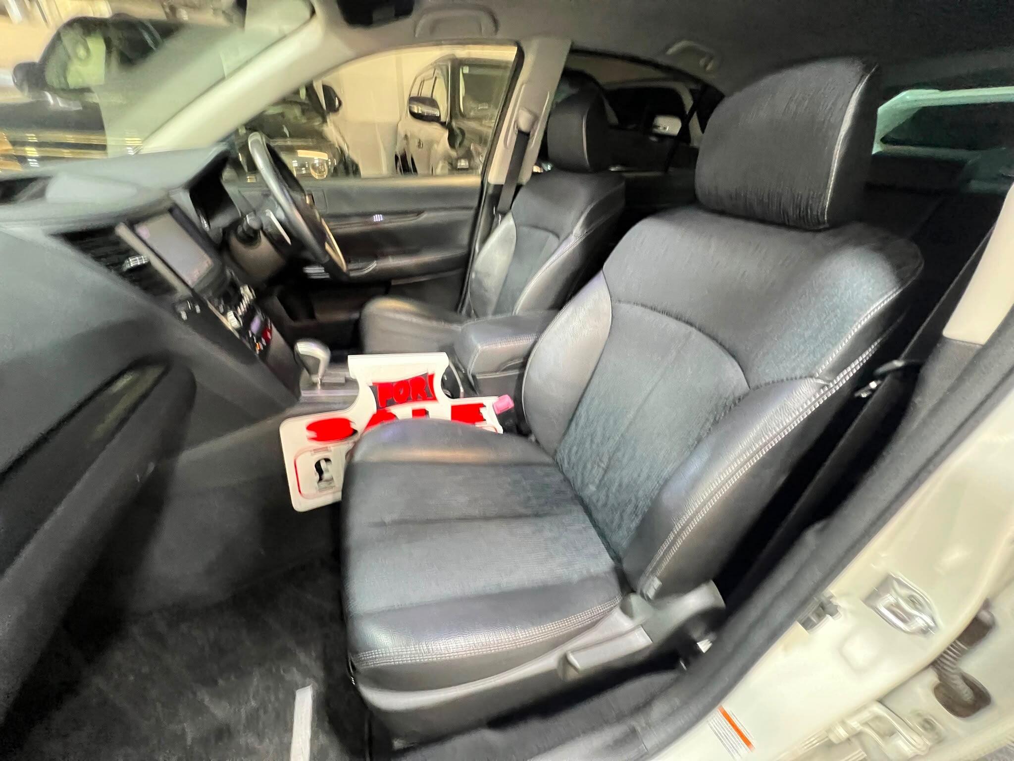 Subaru Legacy - Image 10
