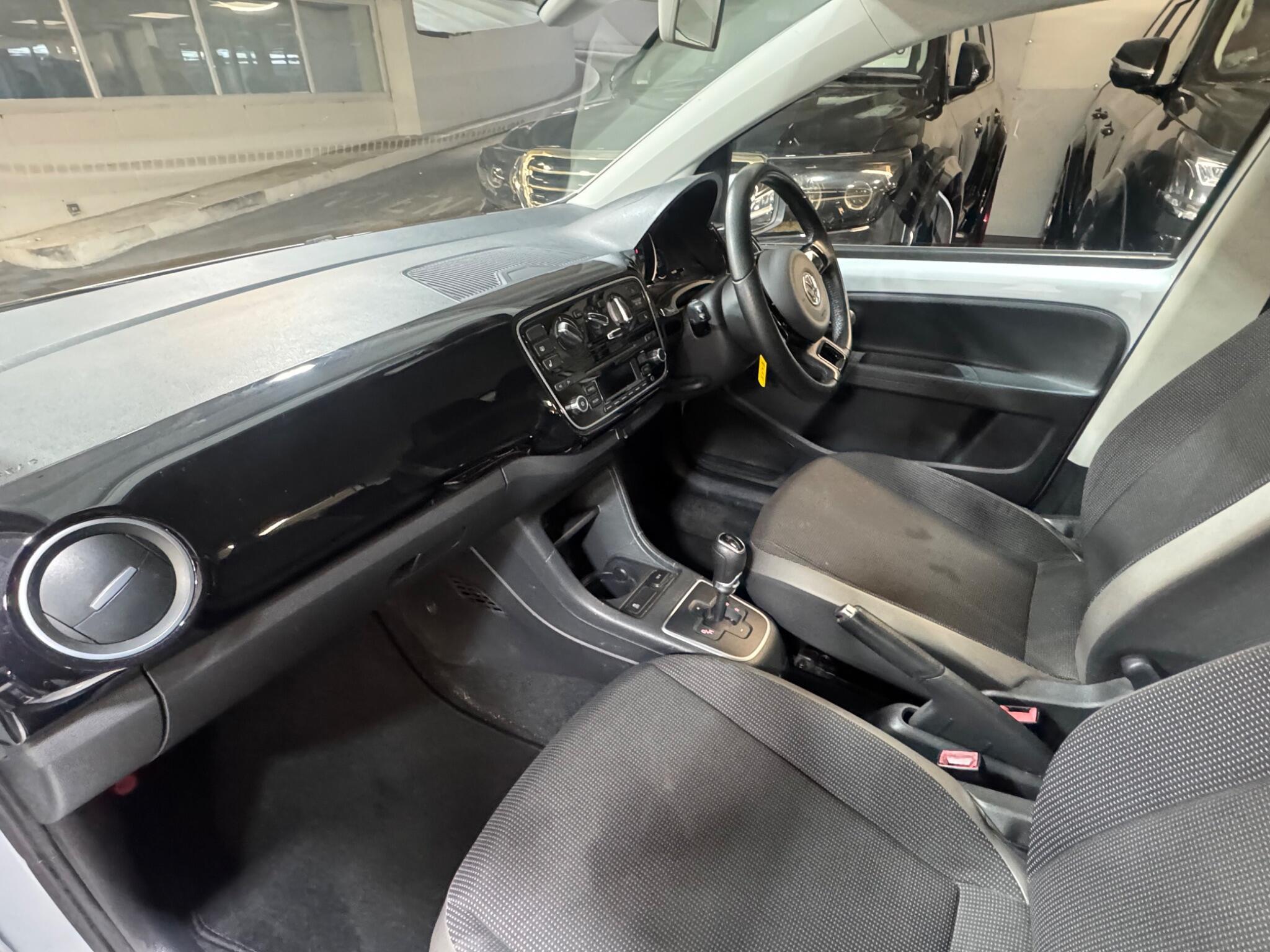 Volkswagen up! - Image 11