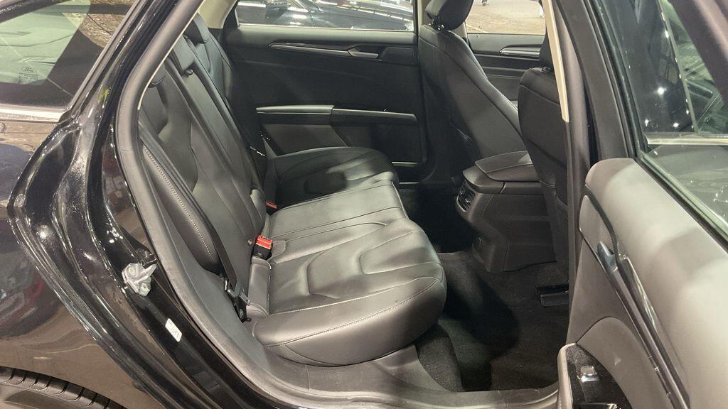 Ford Mondeo - Image 8