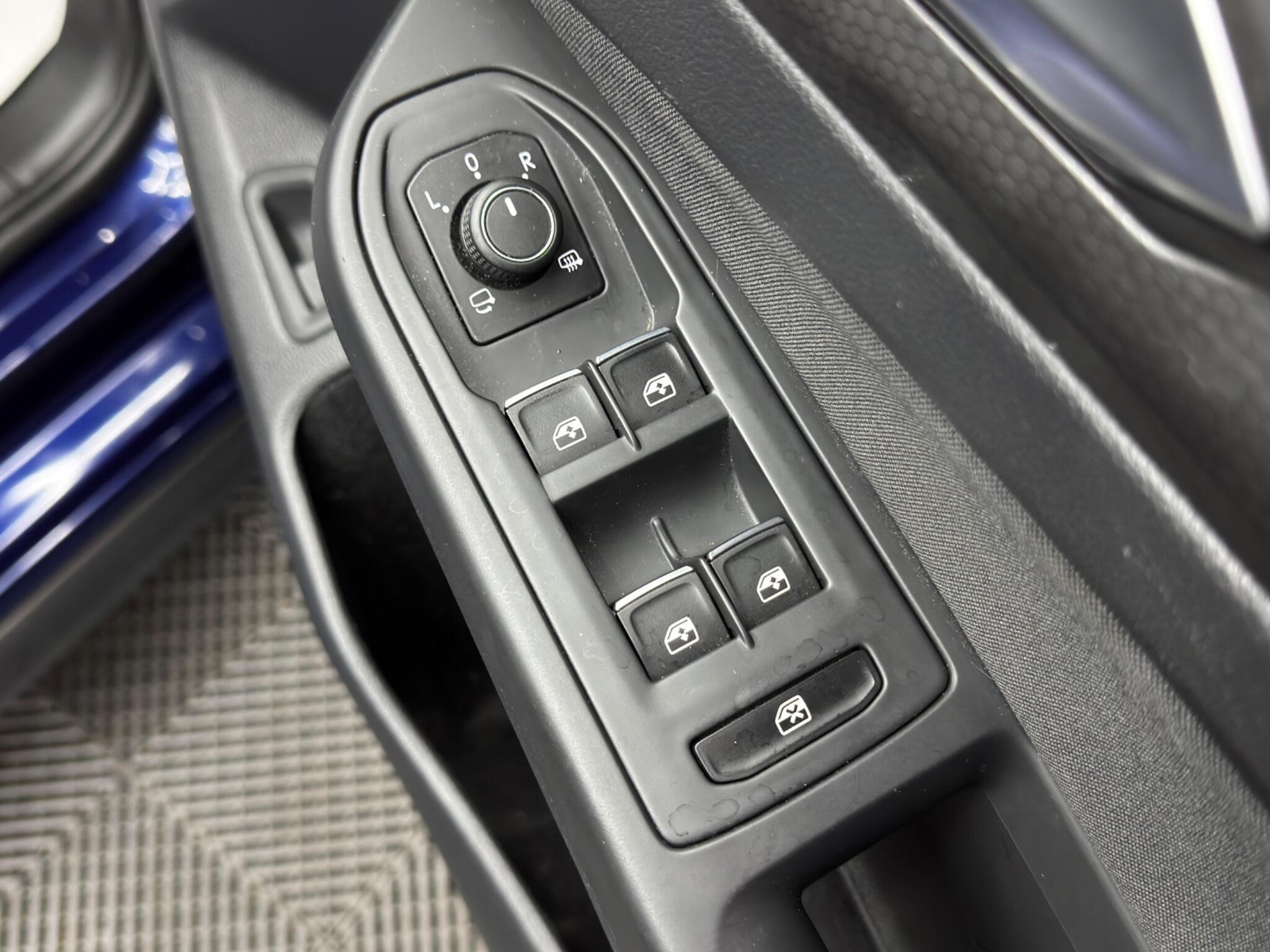 Volkswagen Golf - Image 41