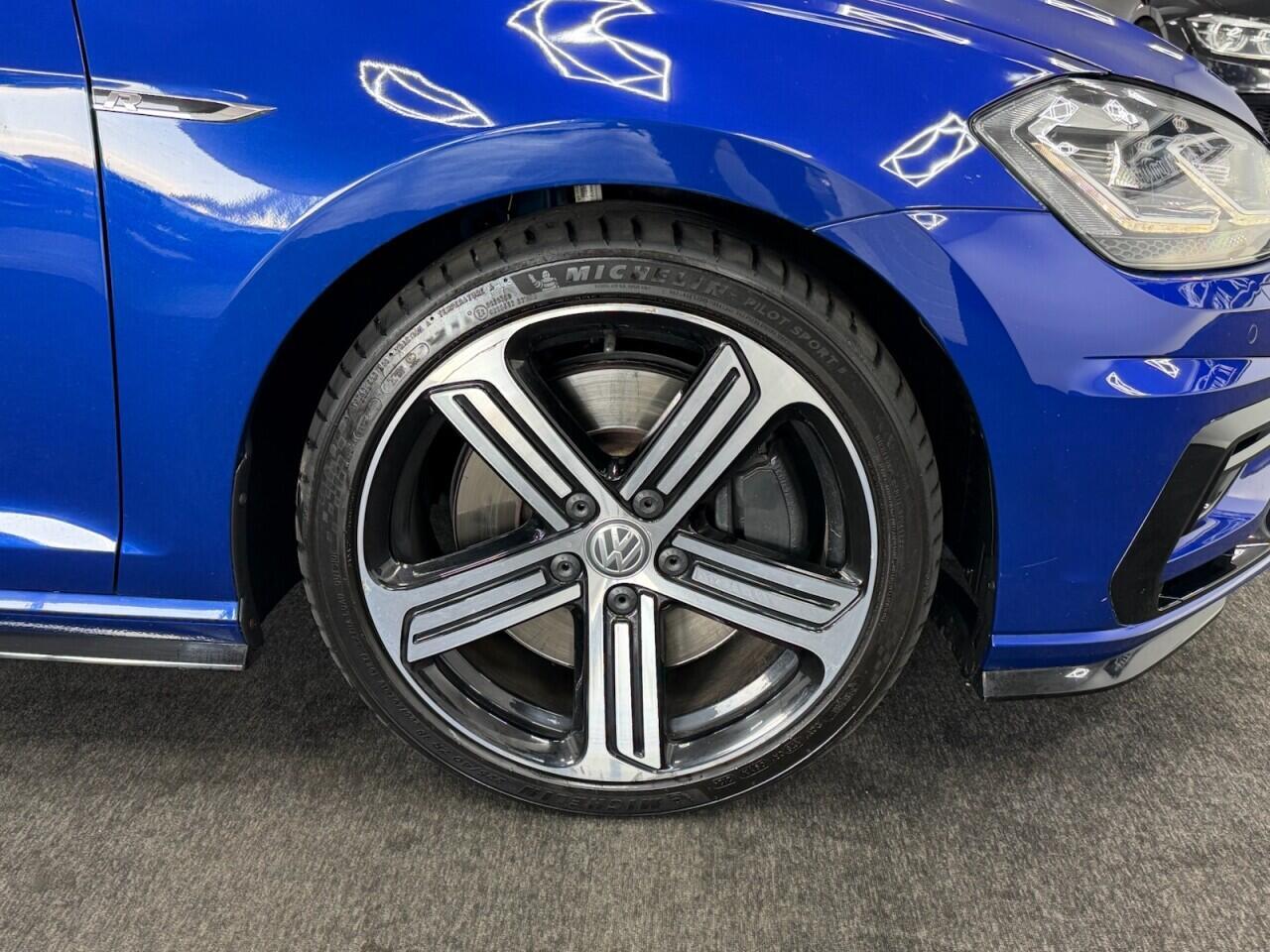 Volkswagen Golf - Image 13