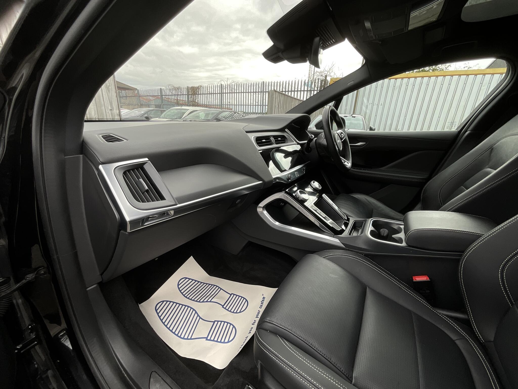 Jaguar I-Pace - Image 16