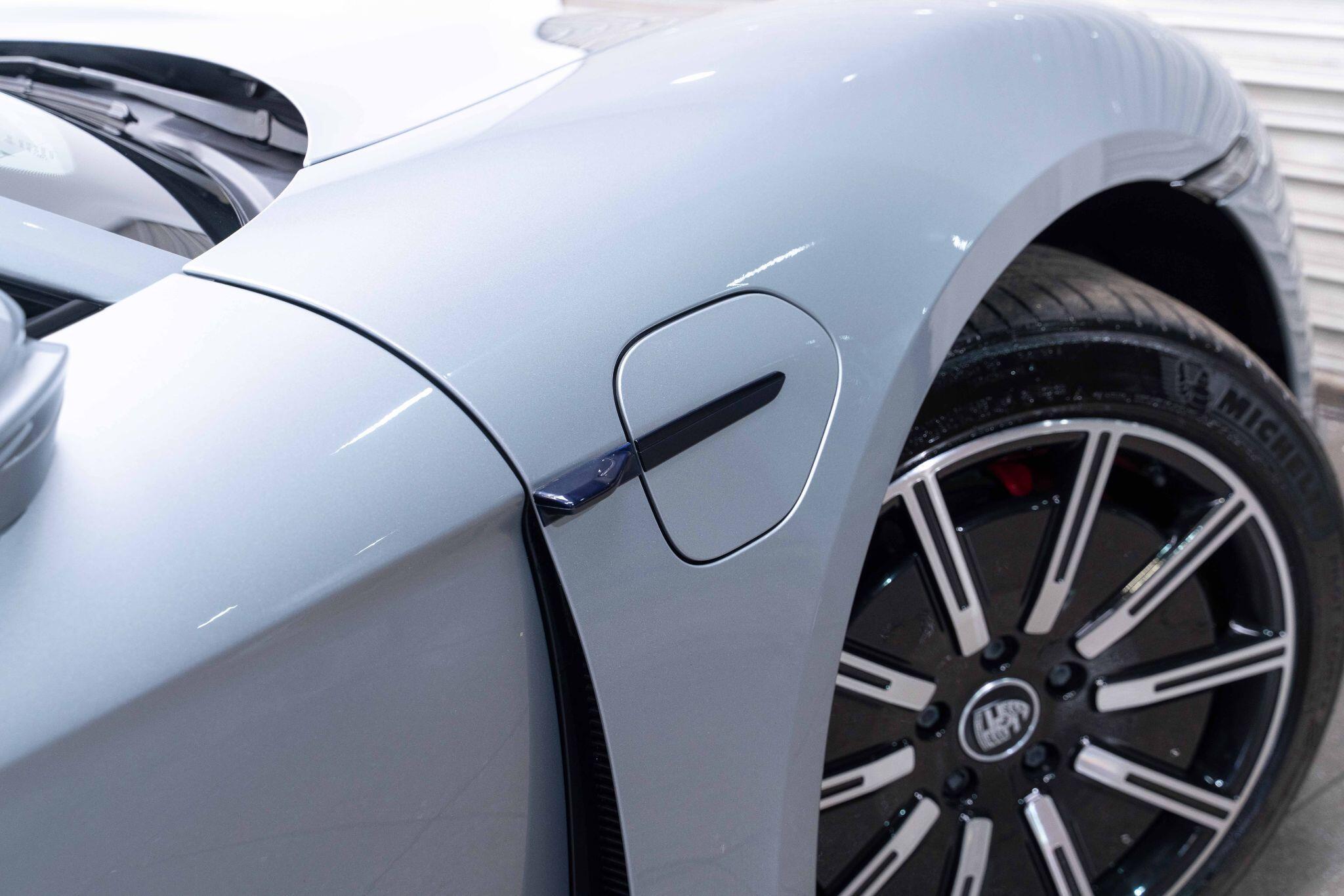 Porsche Taycan - Image 26