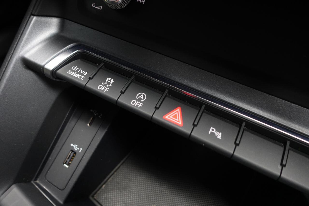 Audi Q3 - Image 45