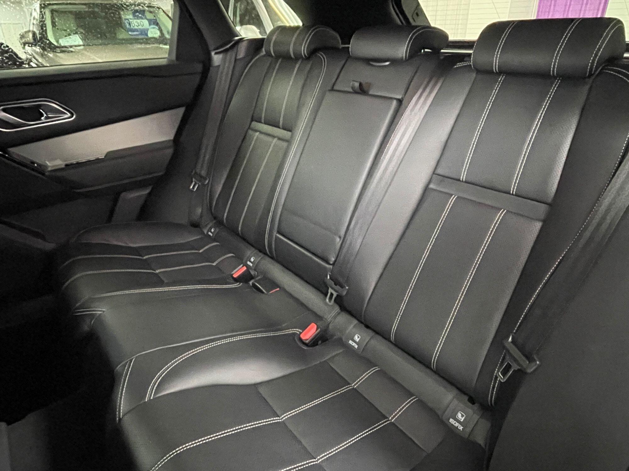 Land Rover Range Rover Velar - Image 33