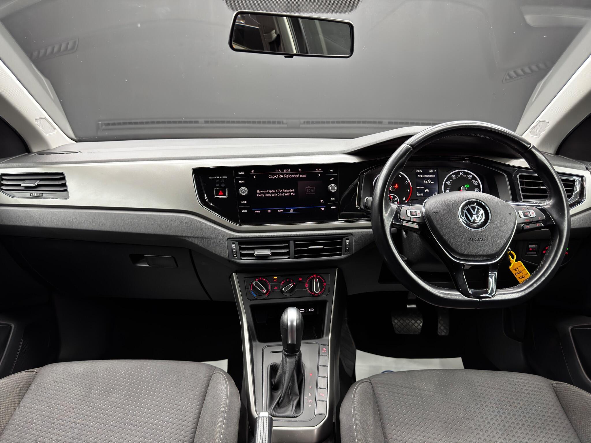 Volkswagen Polo - Image 10