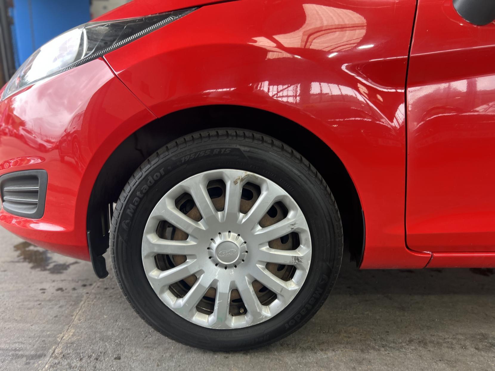 Ford Fiesta - Image 10