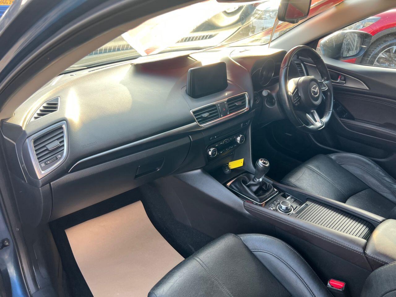 Mazda MAZDA3 - Image 24