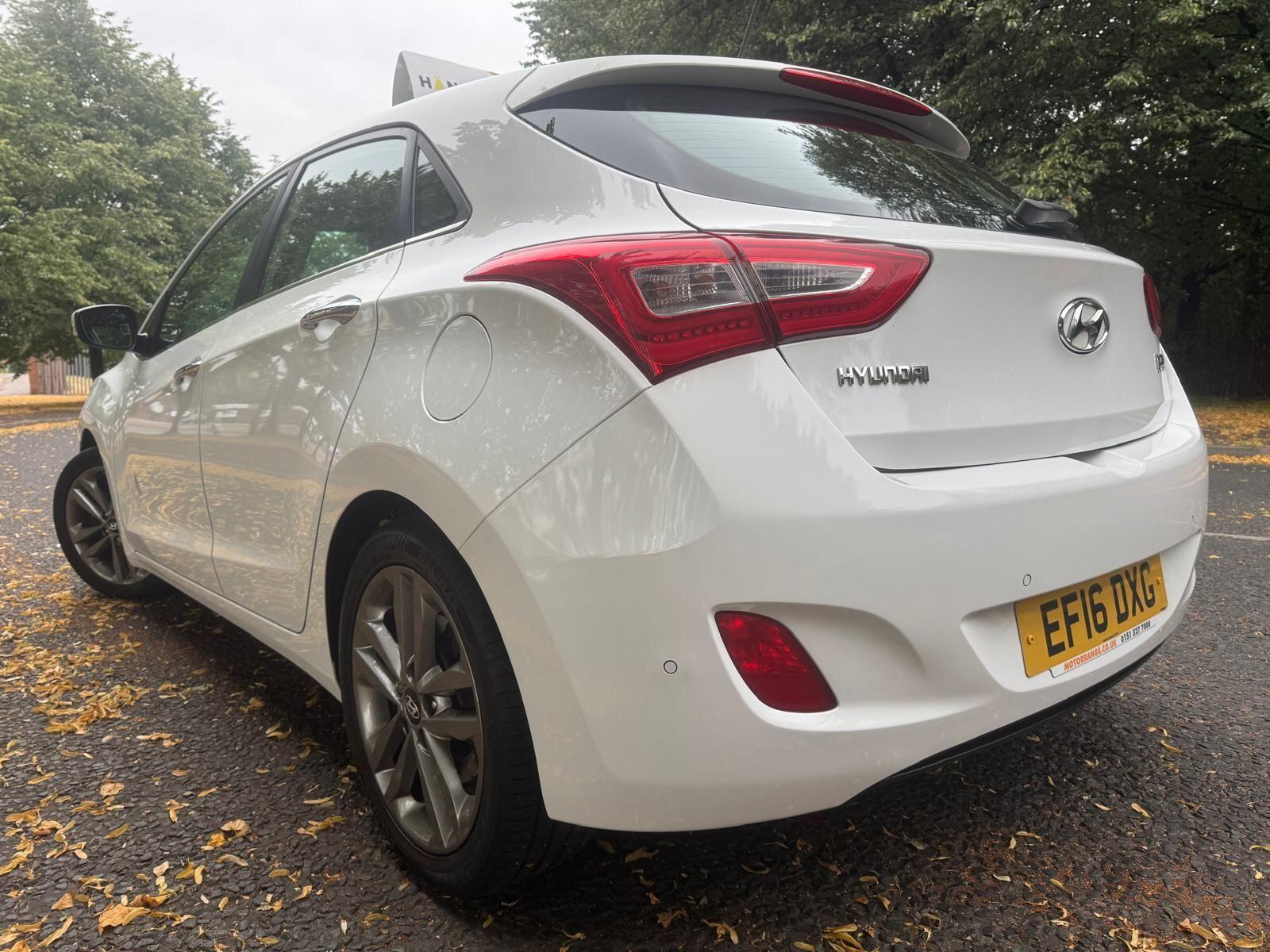 Hyundai i30 - Image 9