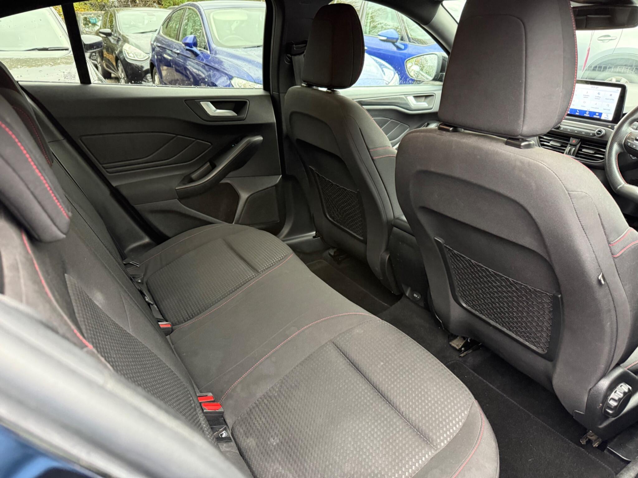 Ford Focus - Image 50