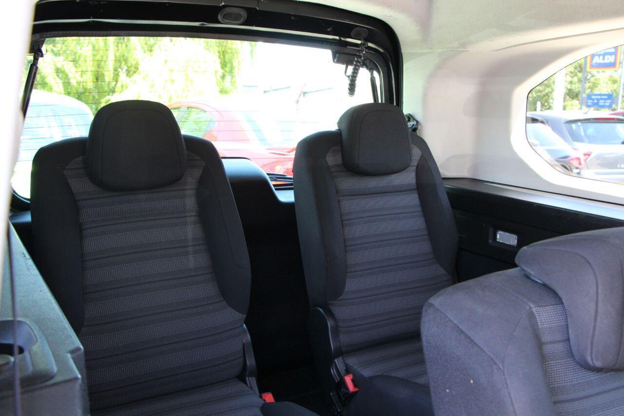 Vauxhall Combo Life - Image 14