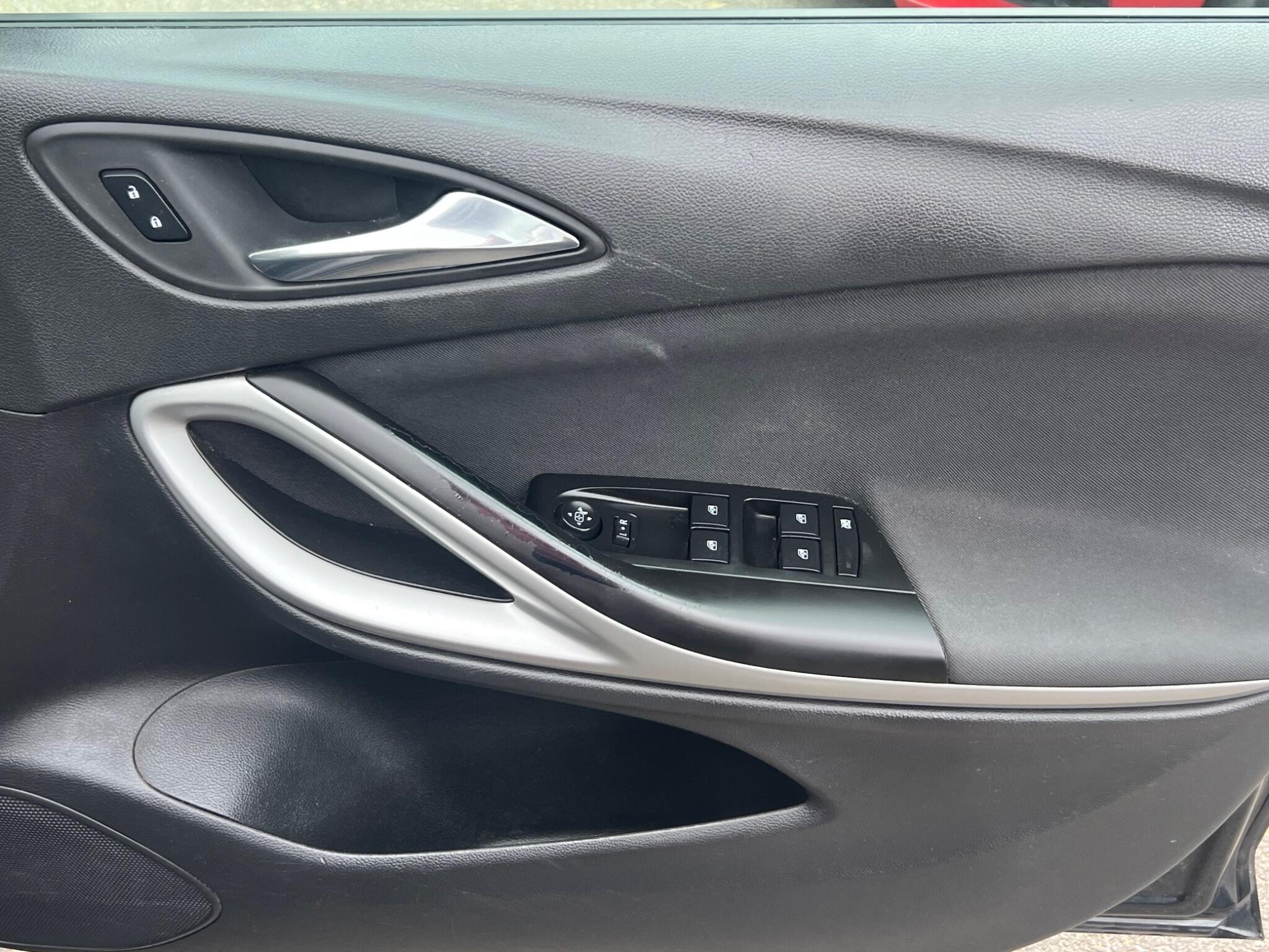 Vauxhall Astra - Image 31