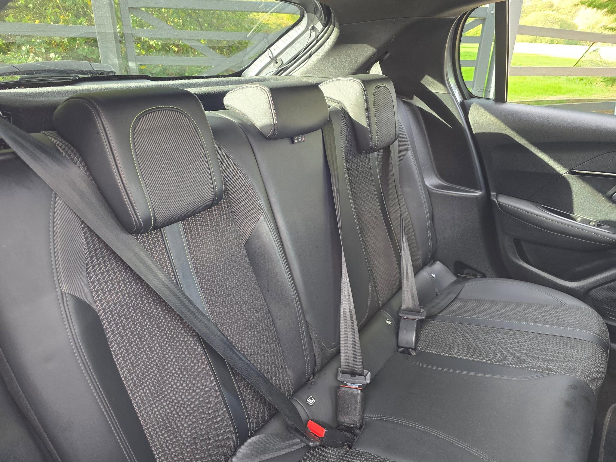 Peugeot 208 - Image 12