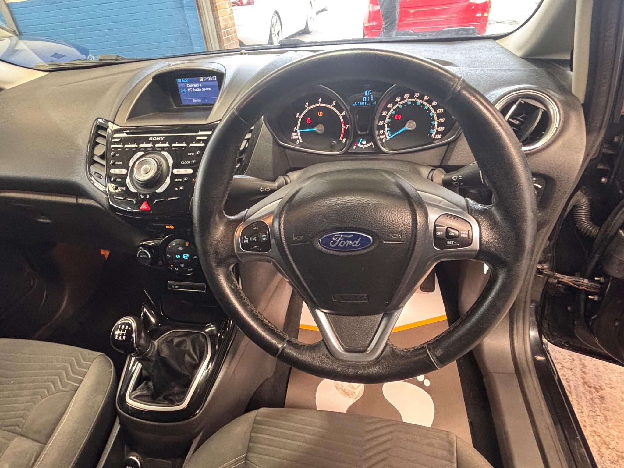 Ford Fiesta - Image 27