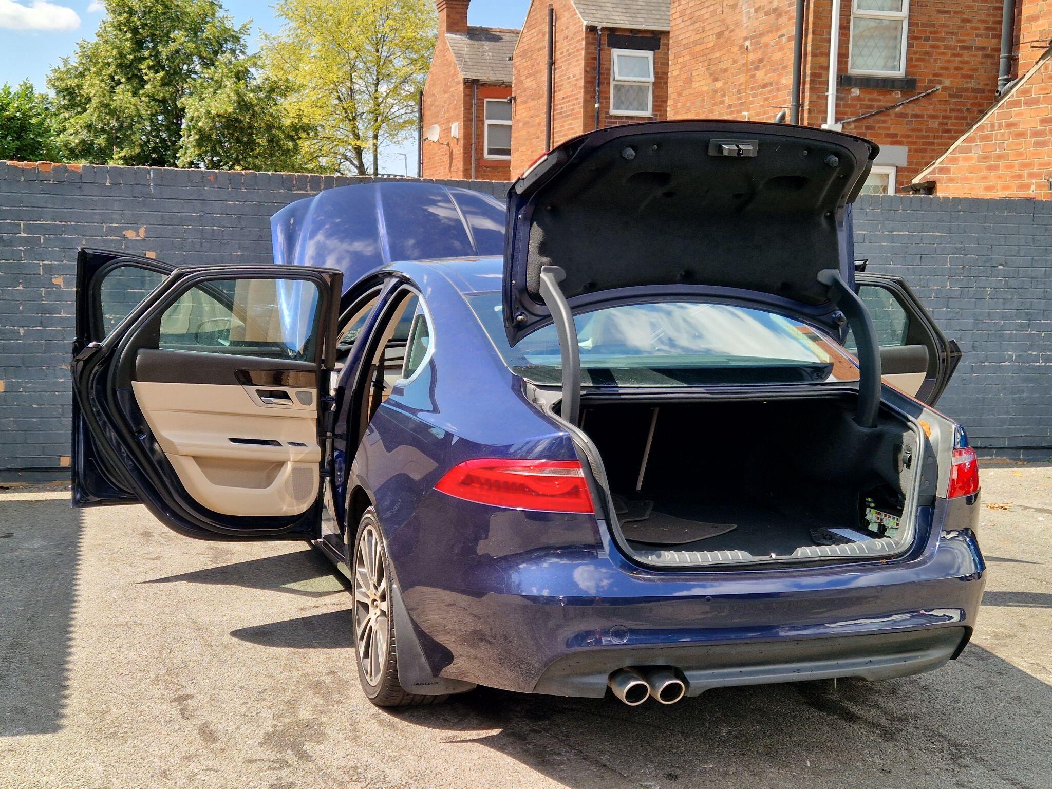 Jaguar XF - Image 18