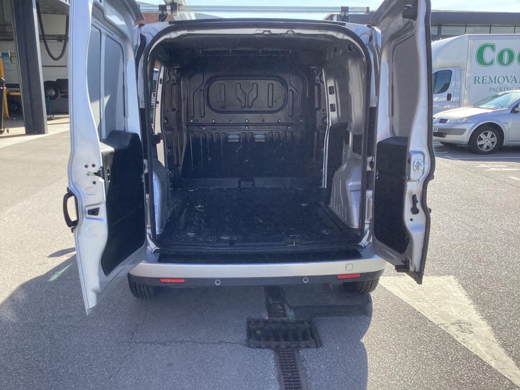 Fiat Doblo - Image 14