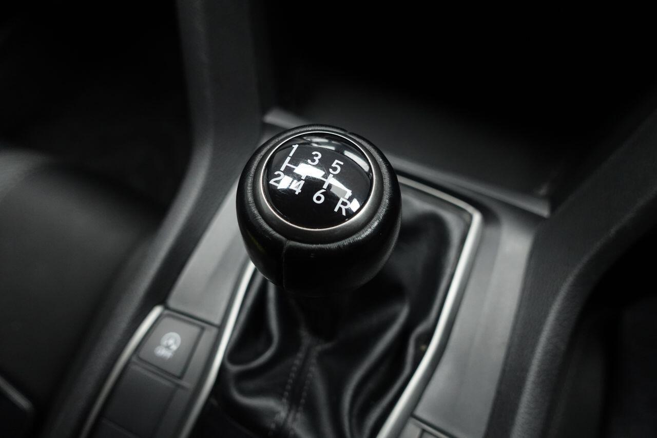 Honda Civic - Image 32