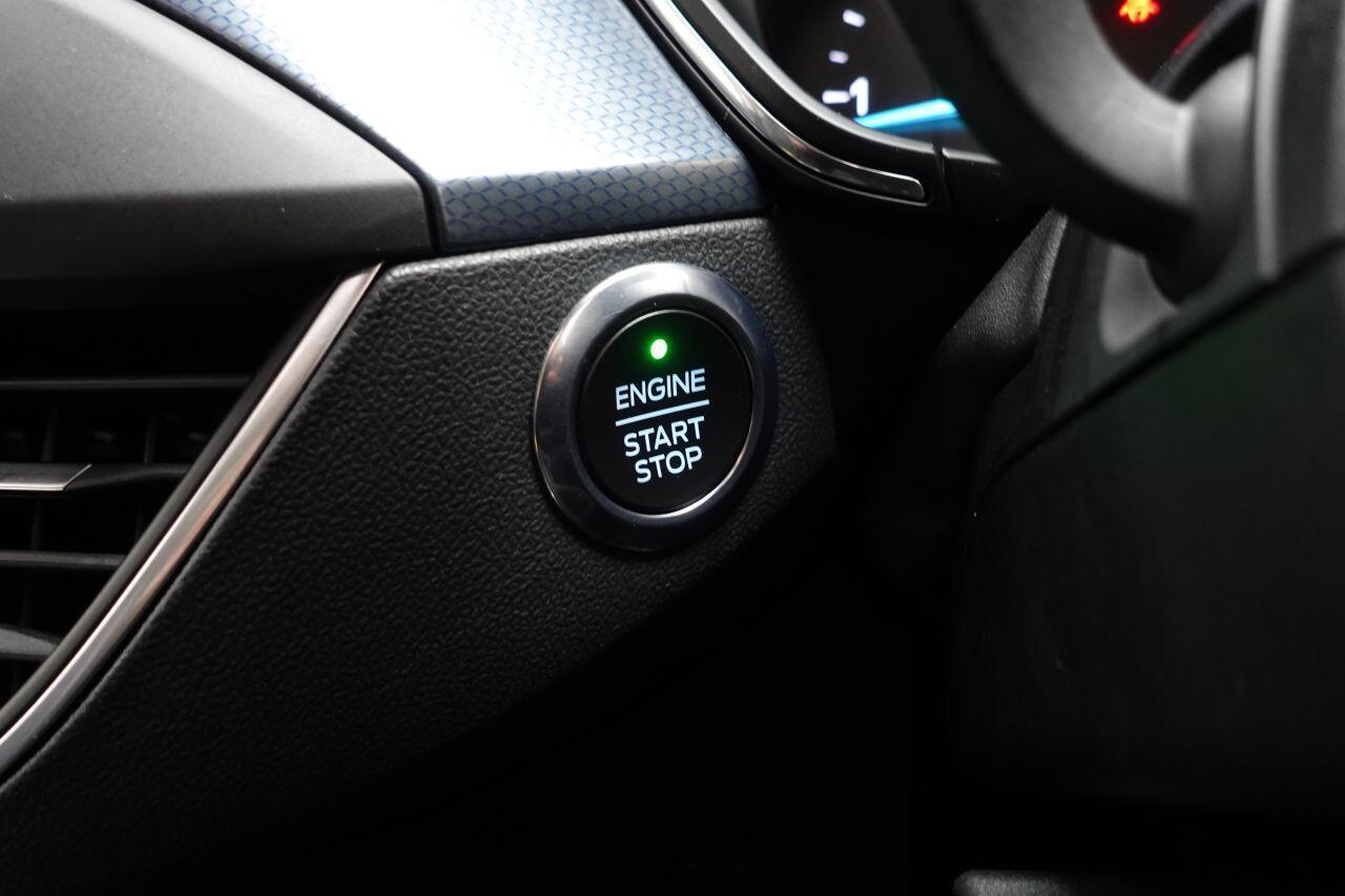 Ford Focus - Image 40