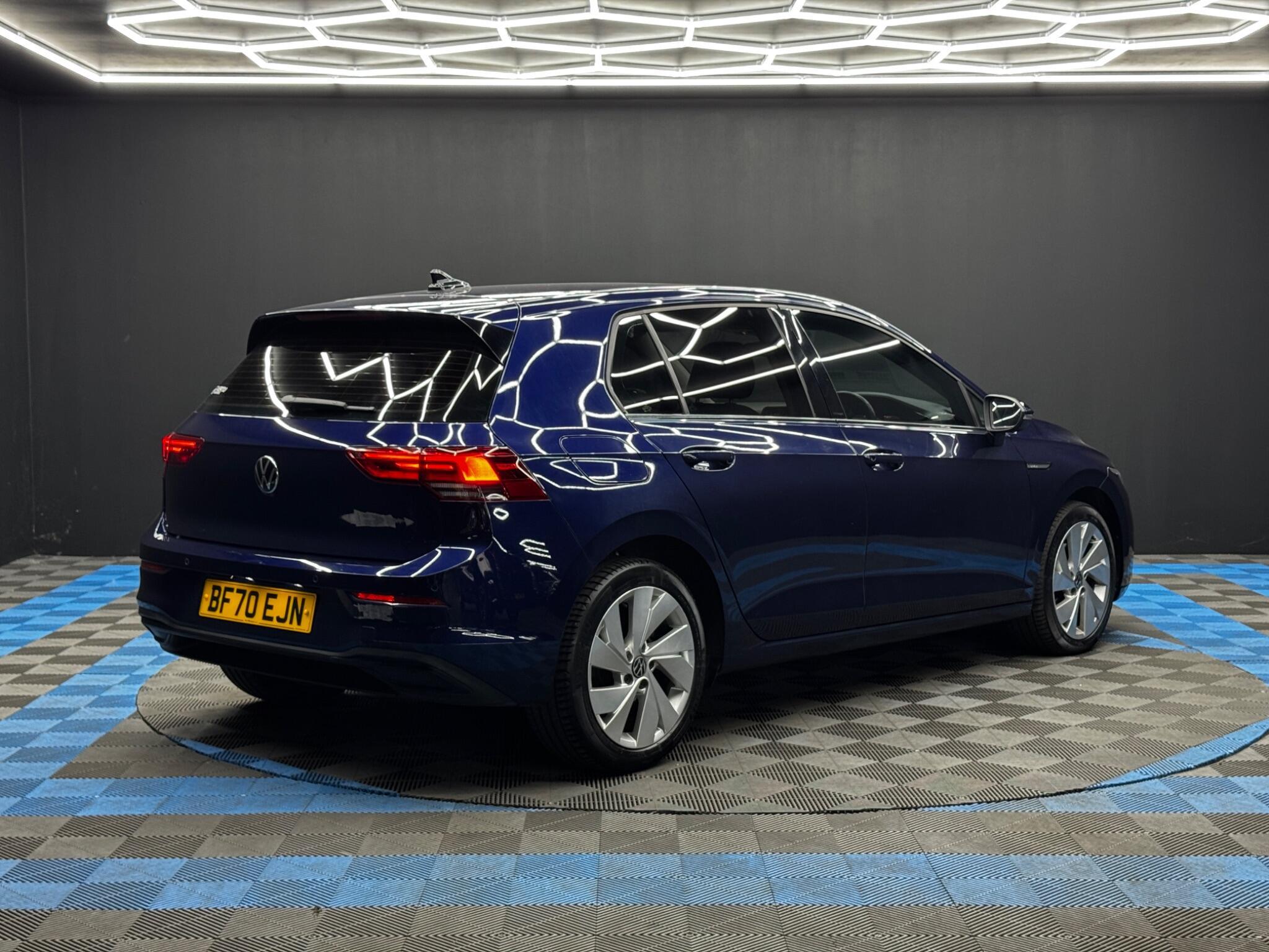Volkswagen Golf - Image 5