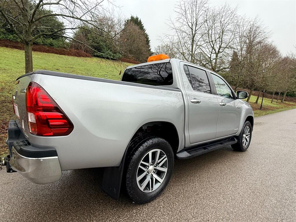 Toyota Hilux - Image 5