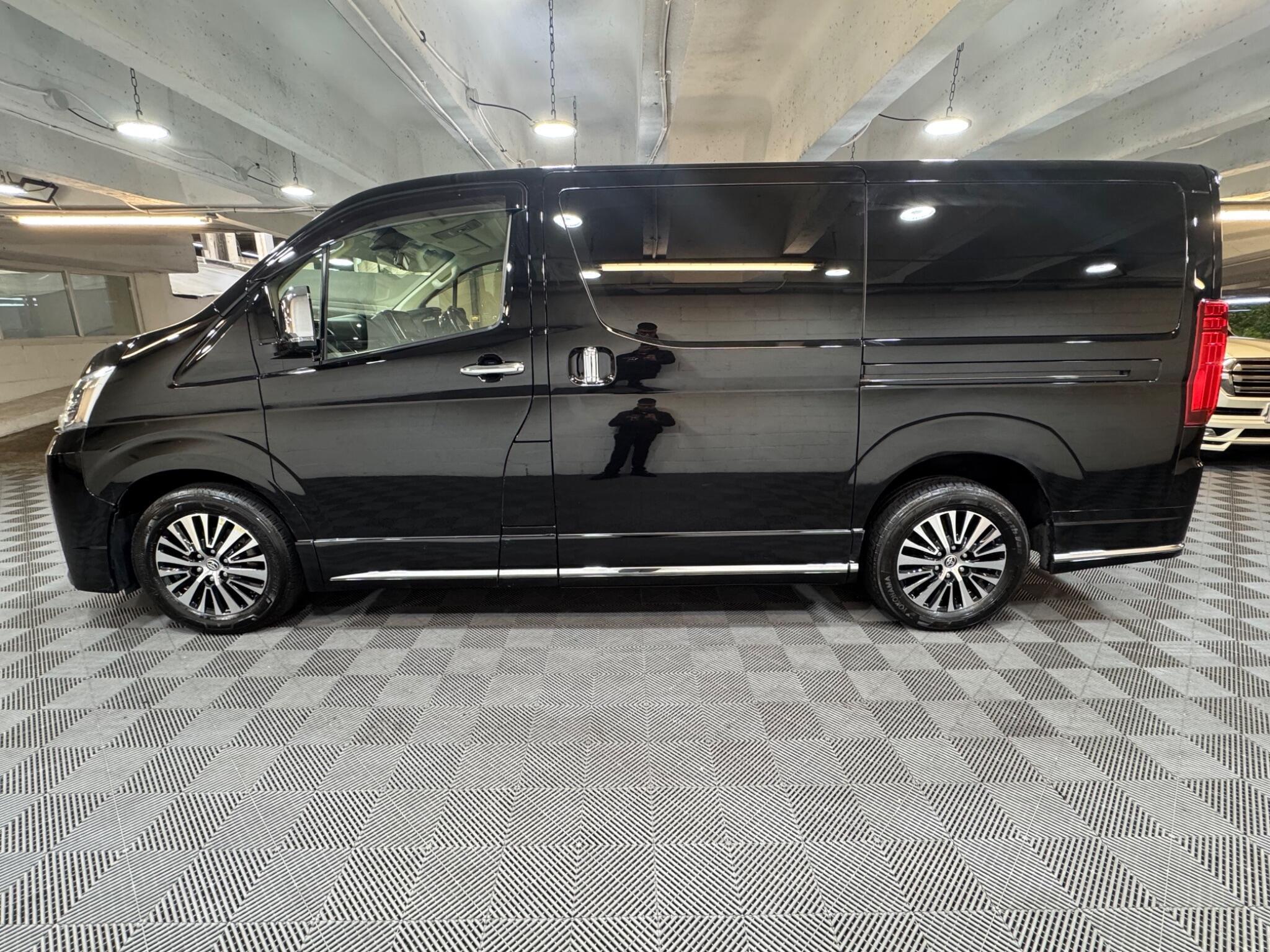 Toyota Granace - Image 3