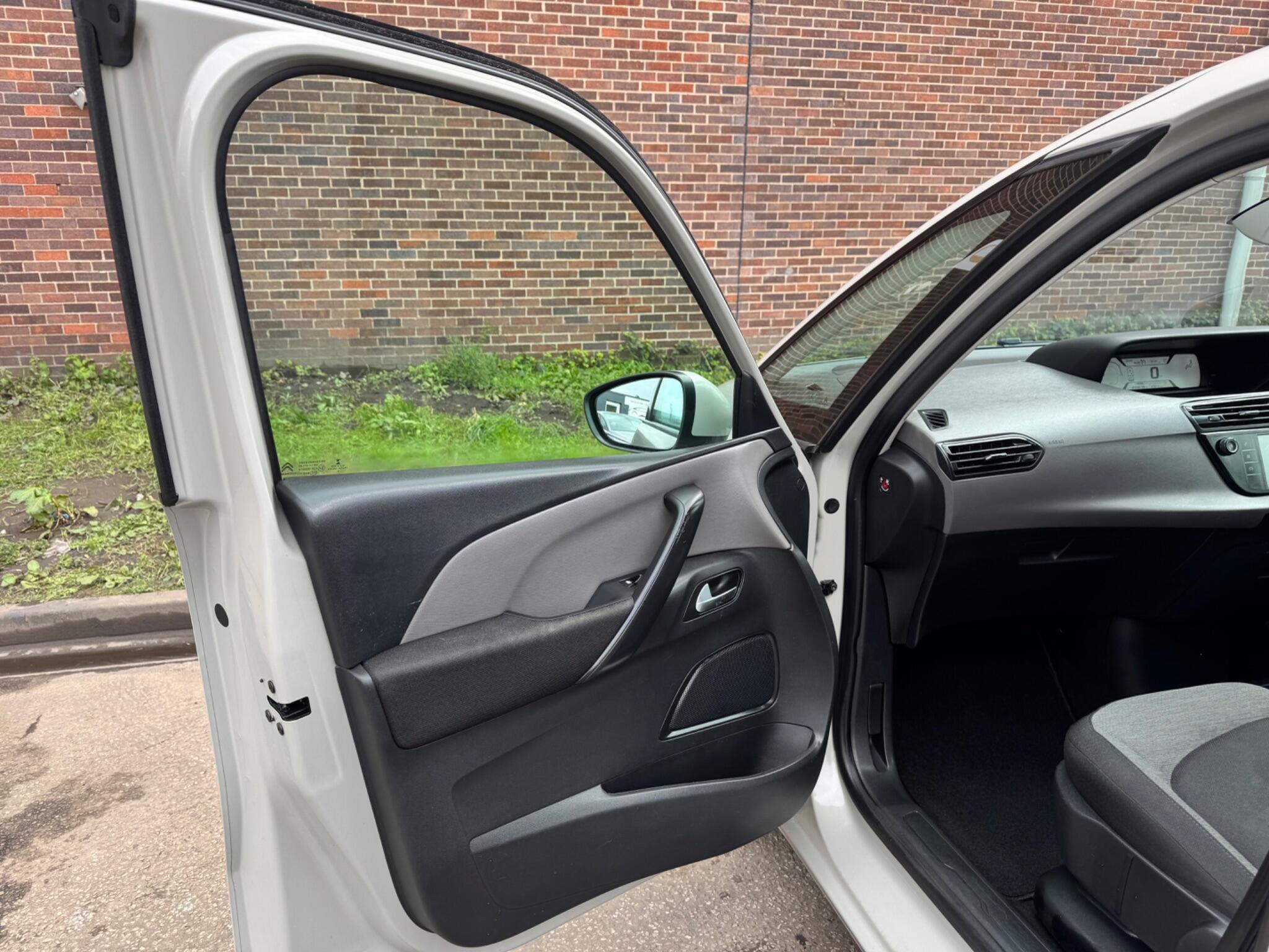 Citroen Grand C4 Picasso - Image 37