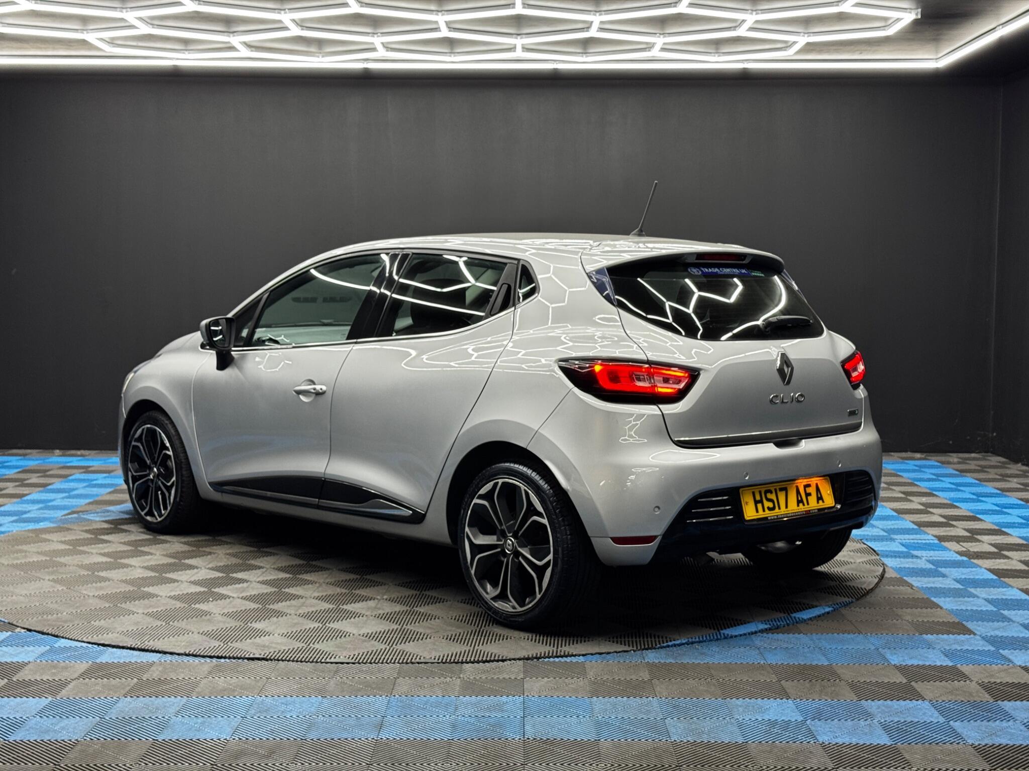 Renault Clio - Image 7