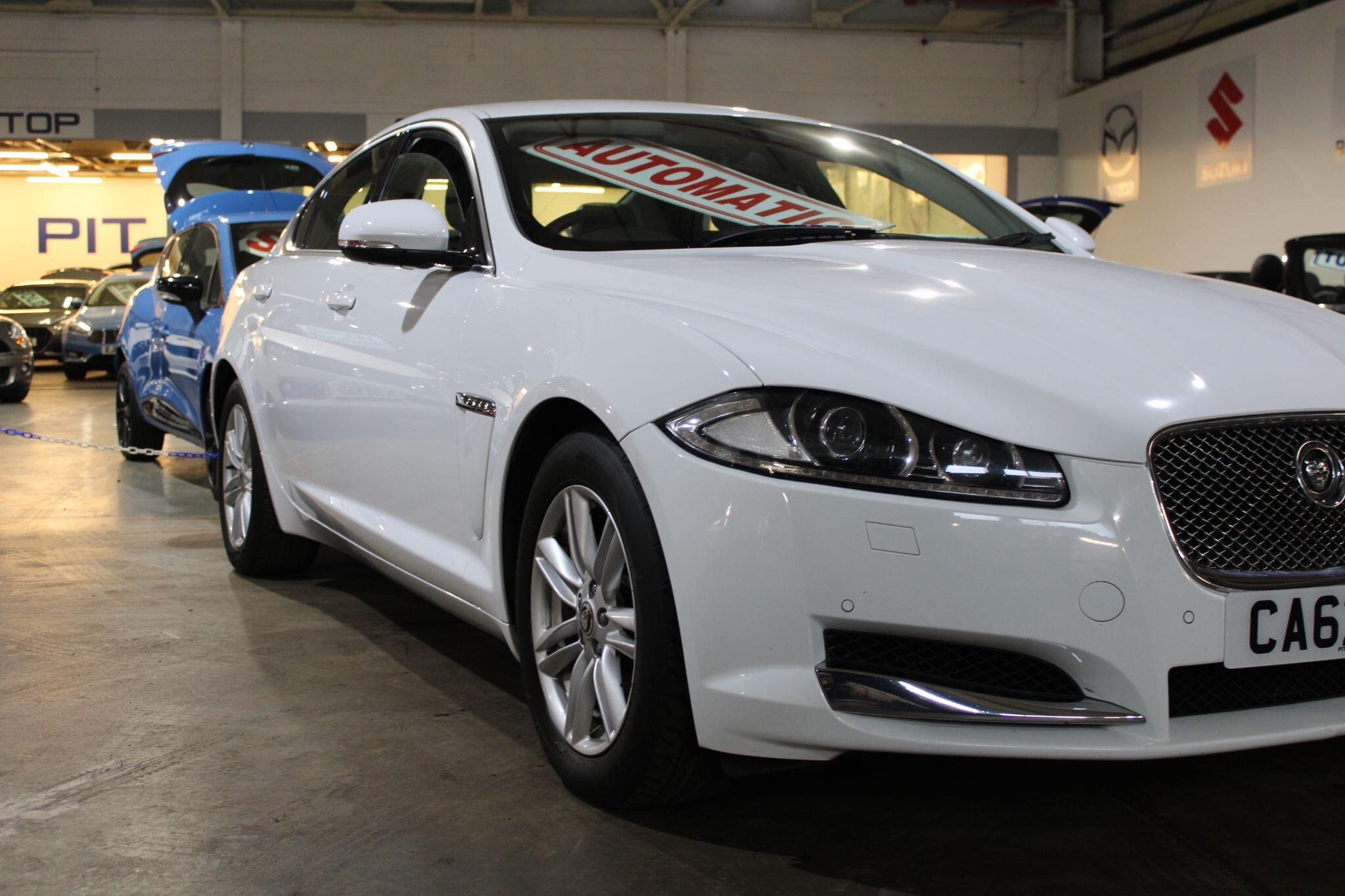 Jaguar XF - Image 9