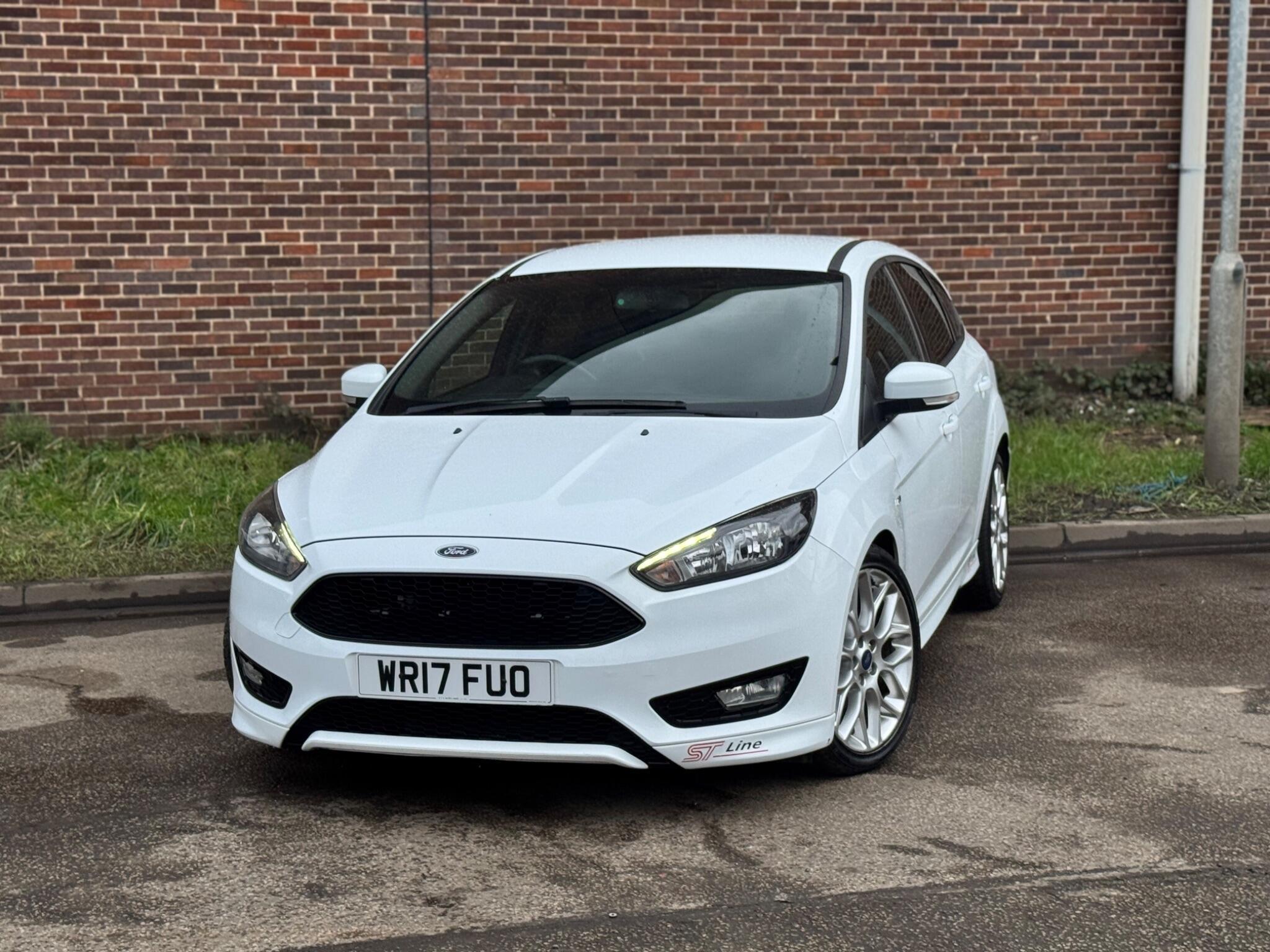 Ford Focus - Image 14