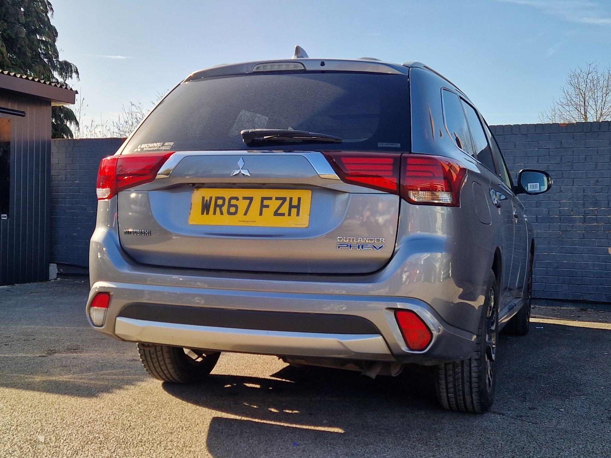 Mitsubishi Outlander - Image 26