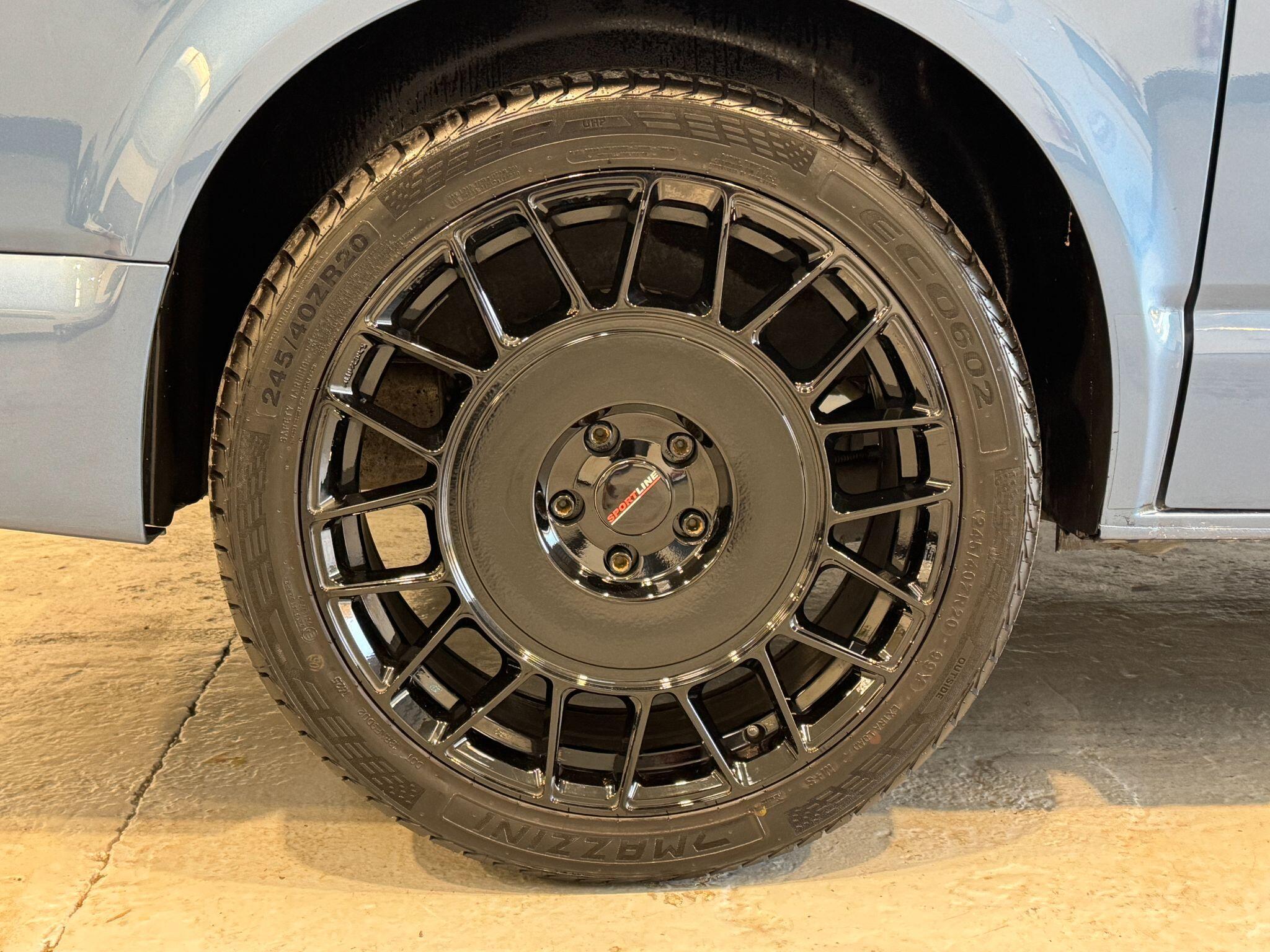 Volkswagen Transporter - Image 25