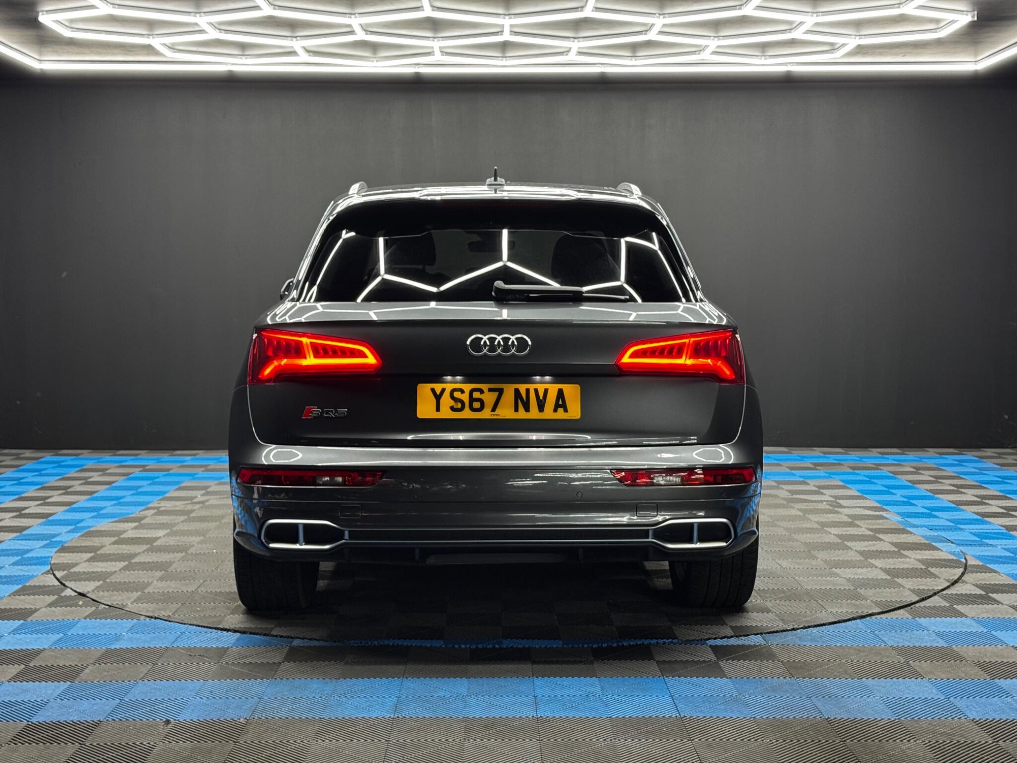 Audi SQ5 - Image 6
