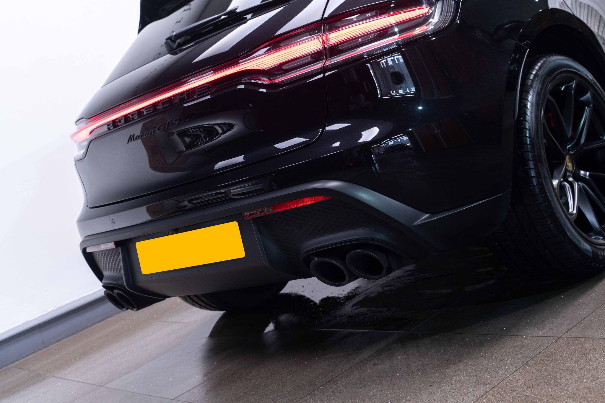 Porsche Macan - Image 42