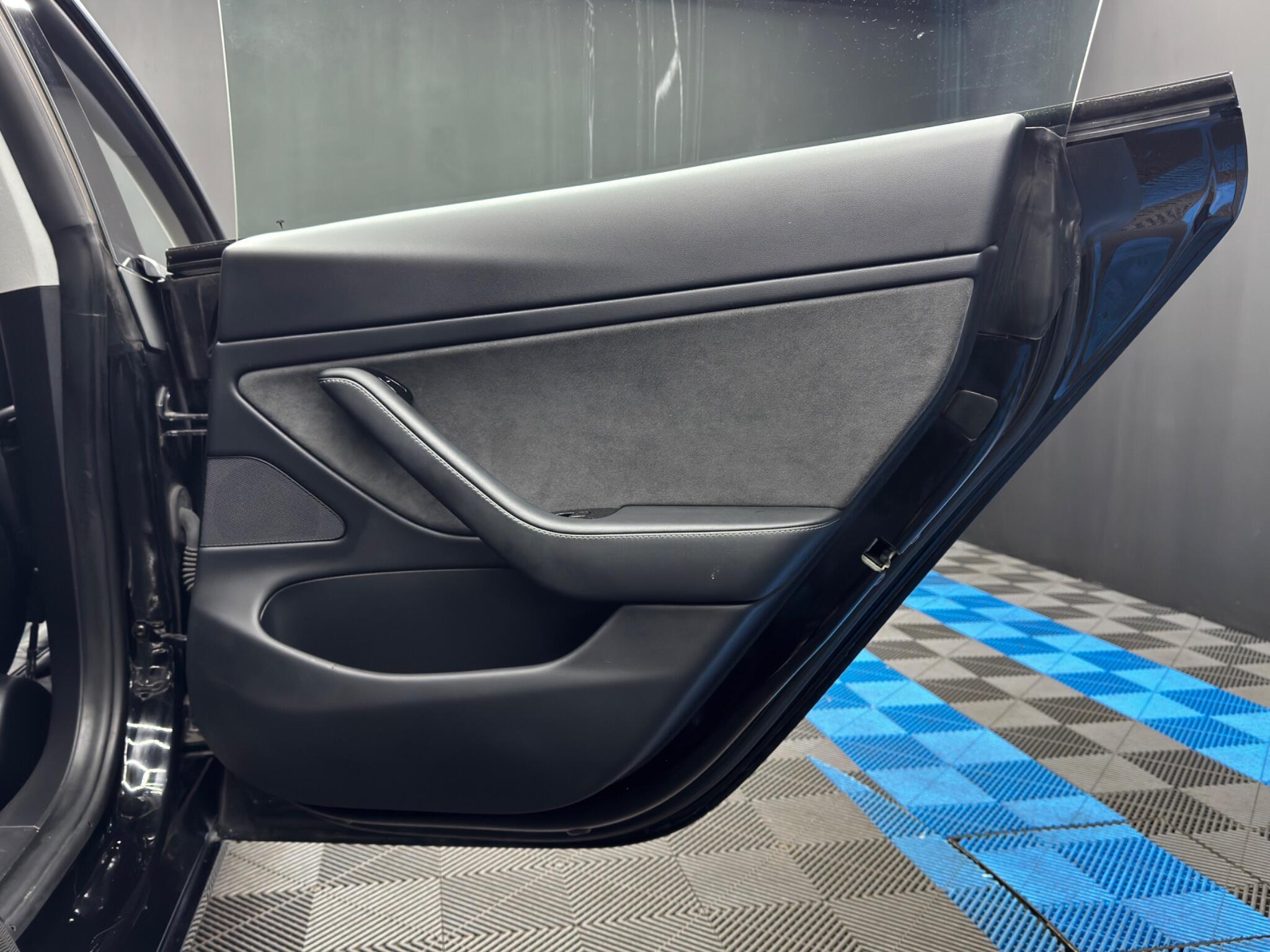 Tesla Model 3 - Image 43