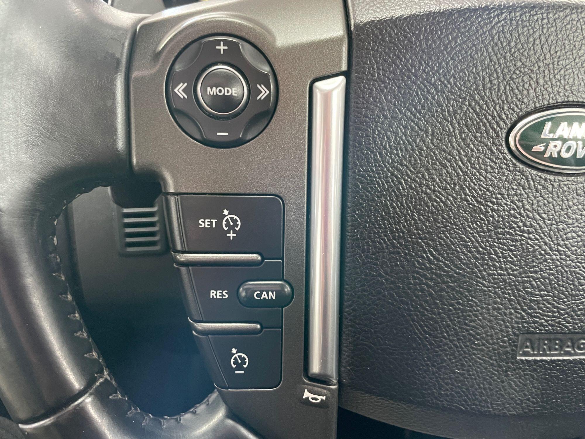 Land Rover DISCOVERY 4 - Image 41