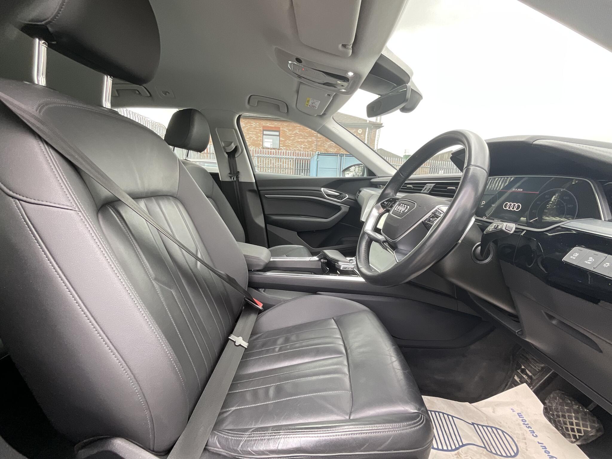 Audi E-Tron - Image 9