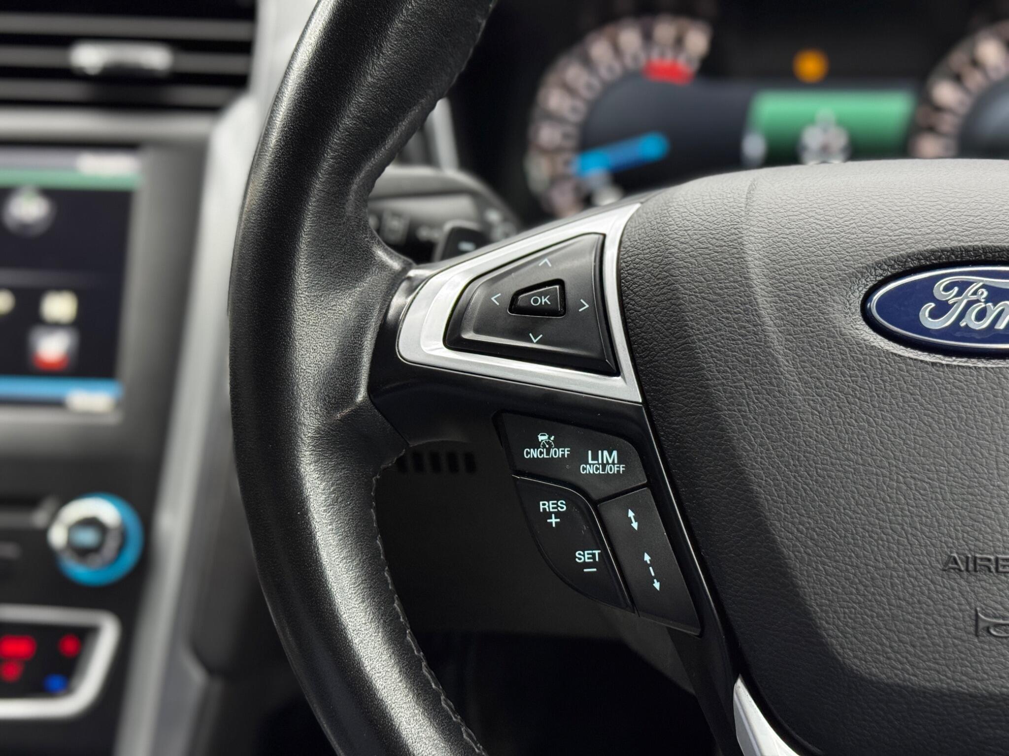 Ford Mondeo - Image 20