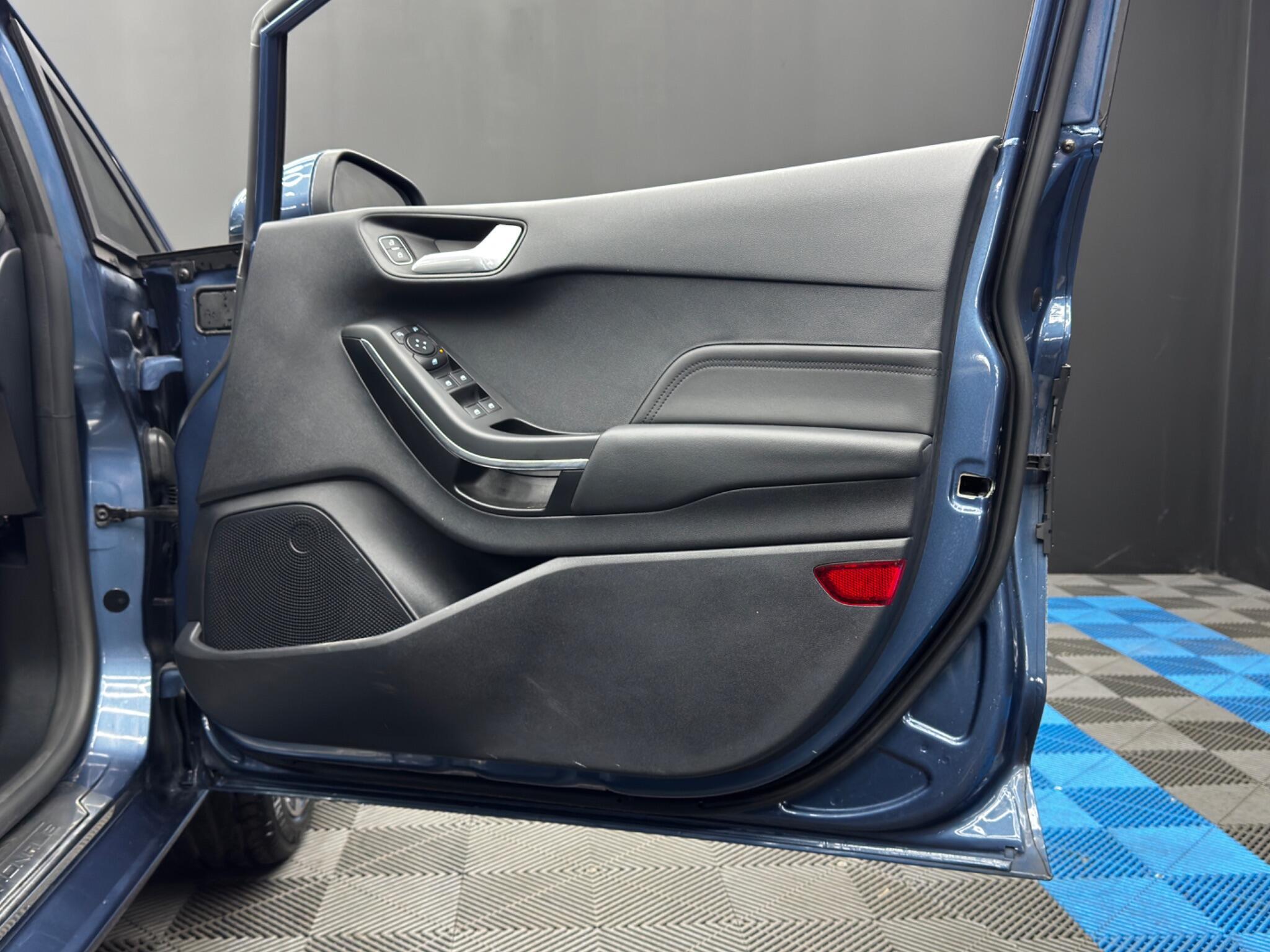 Ford Fiesta - Image 40