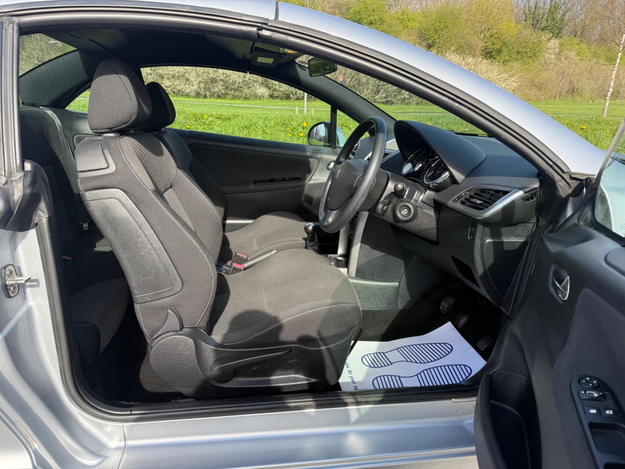 Peugeot 207 CC - Image 18