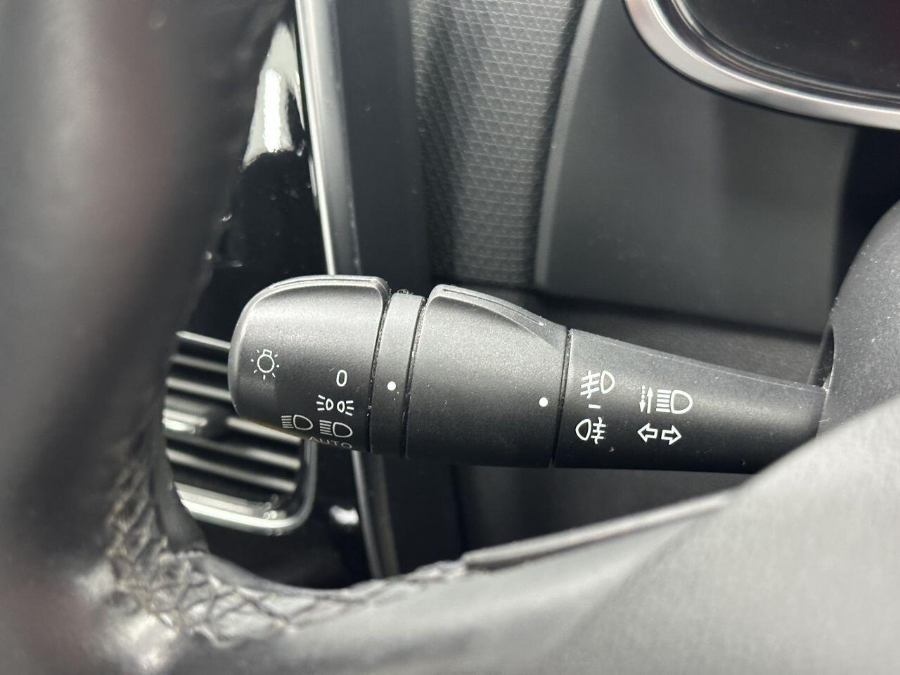 Renault Clio - Image 22