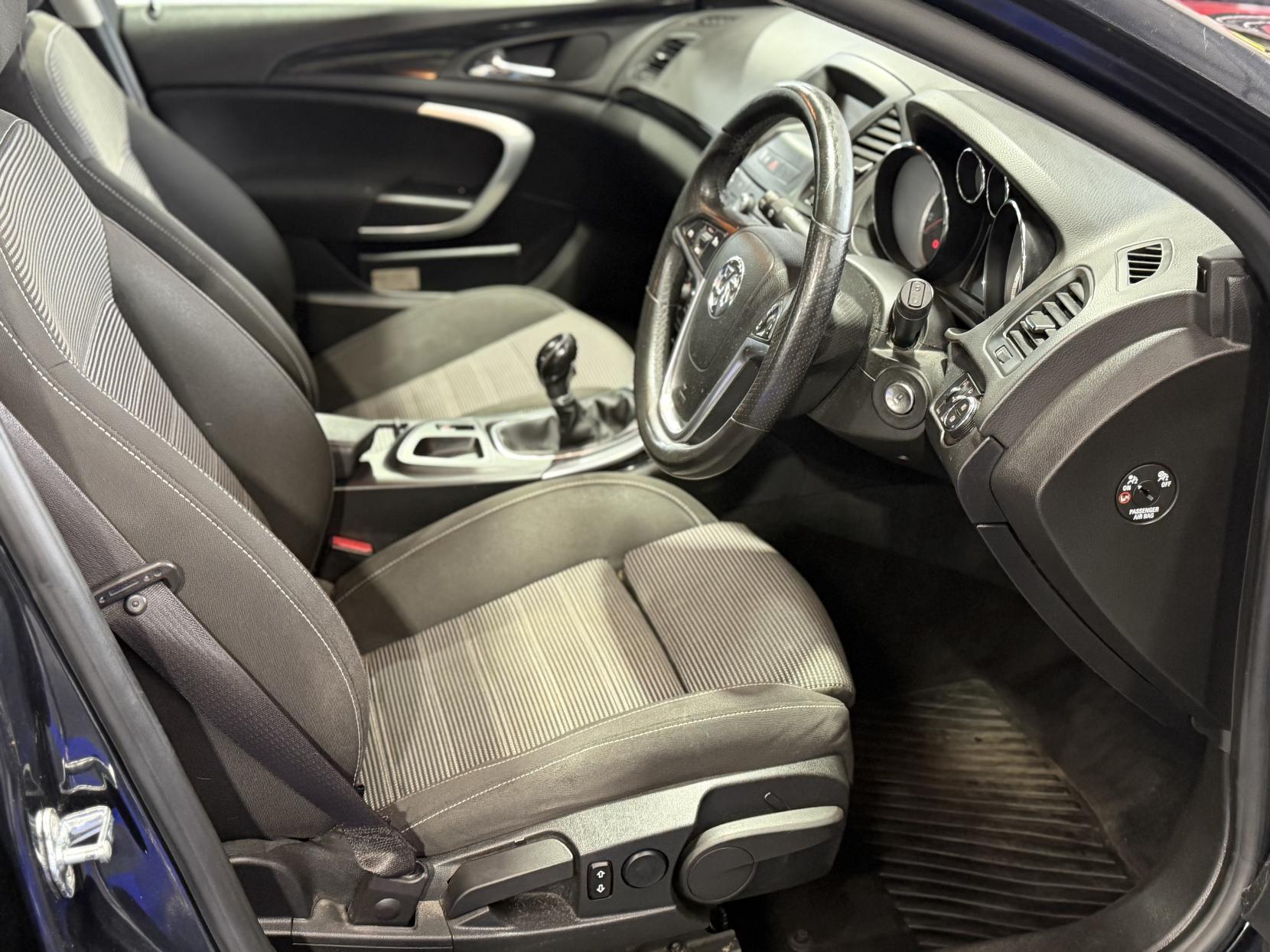 Vauxhall Insignia - Image 19