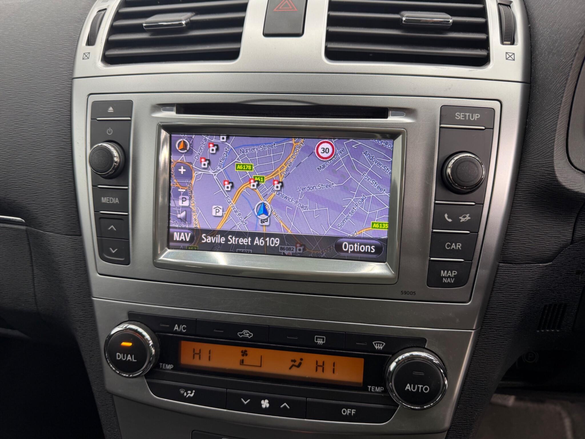 Toyota Avensis - Image 18