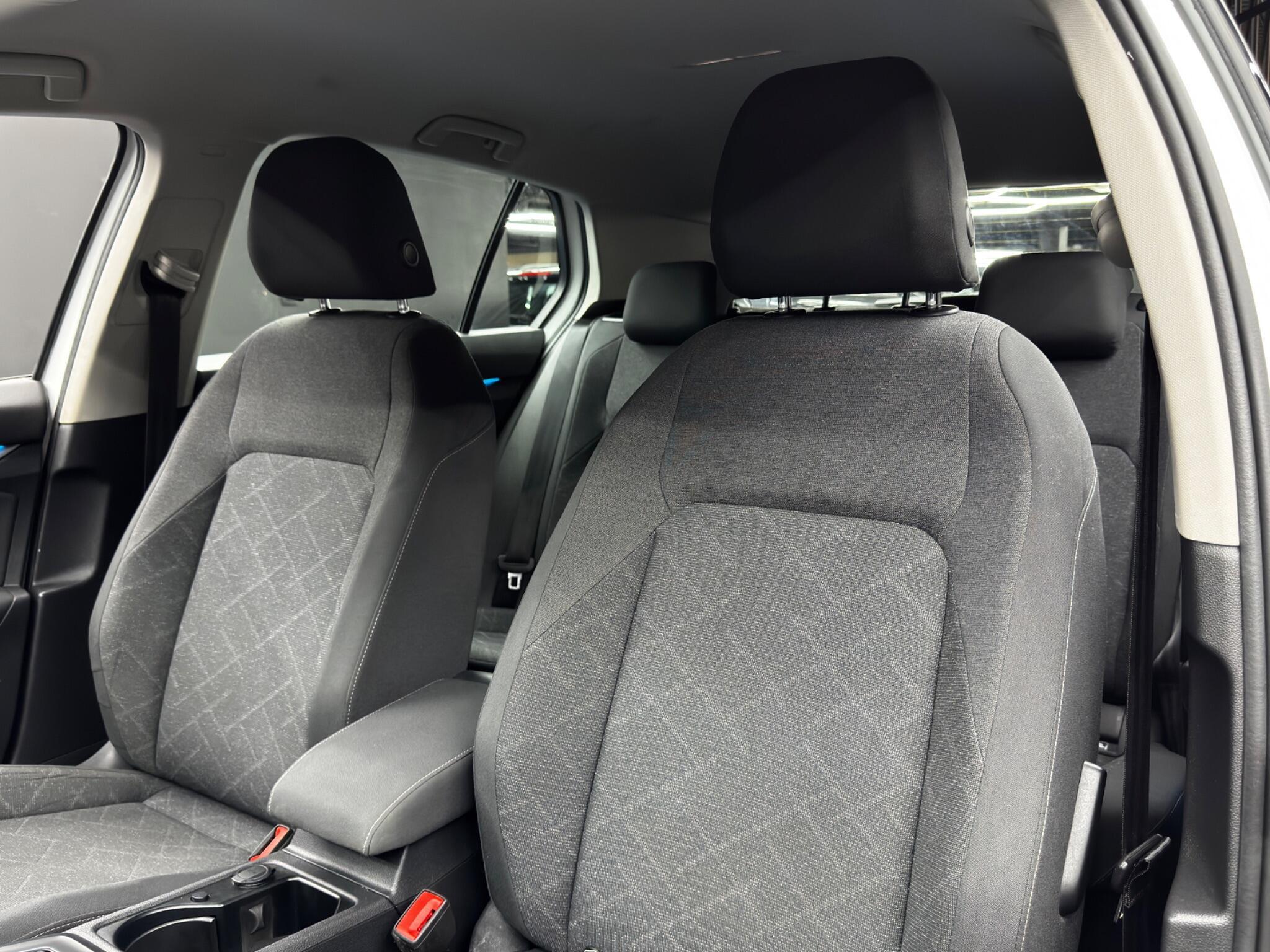 Volkswagen Golf - Image 14